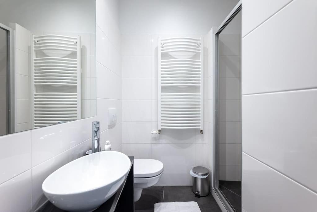 Spacious 2Br Near Attractions By Hm Vienna Exterior photo