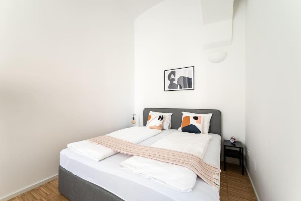 Spacious 2Br Near Attractions By Hm Vienna Exterior photo