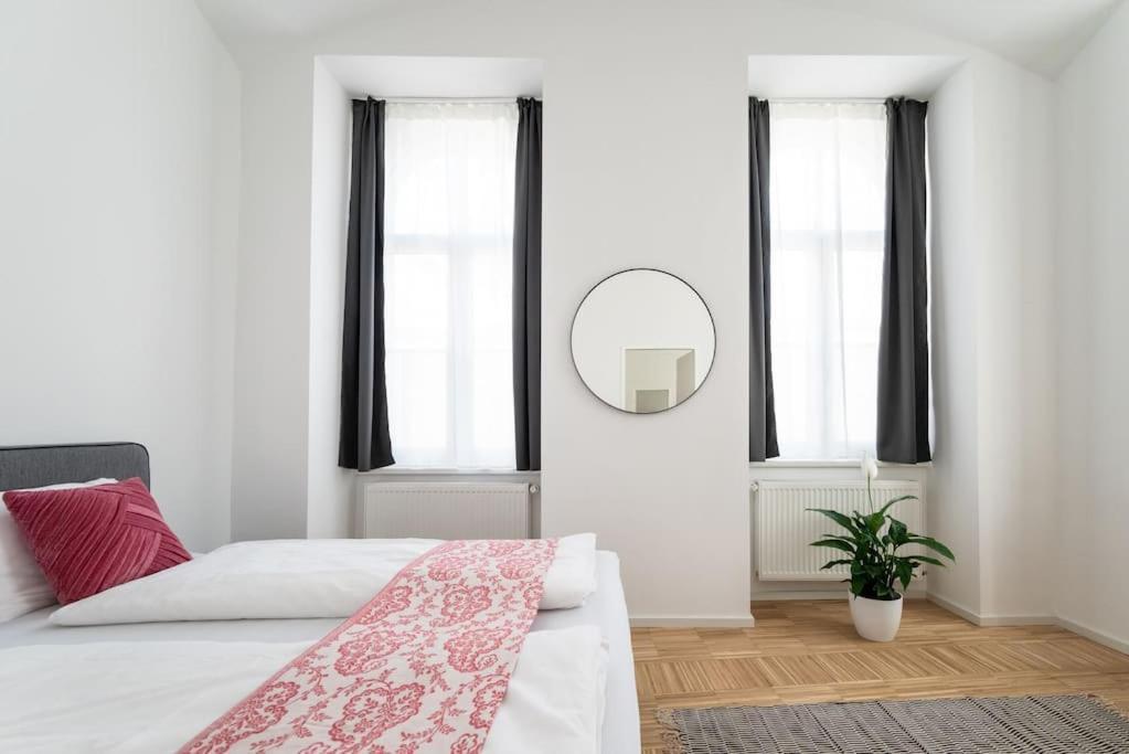 Spacious 2Br Near Attractions By Hm Vienna Exterior photo