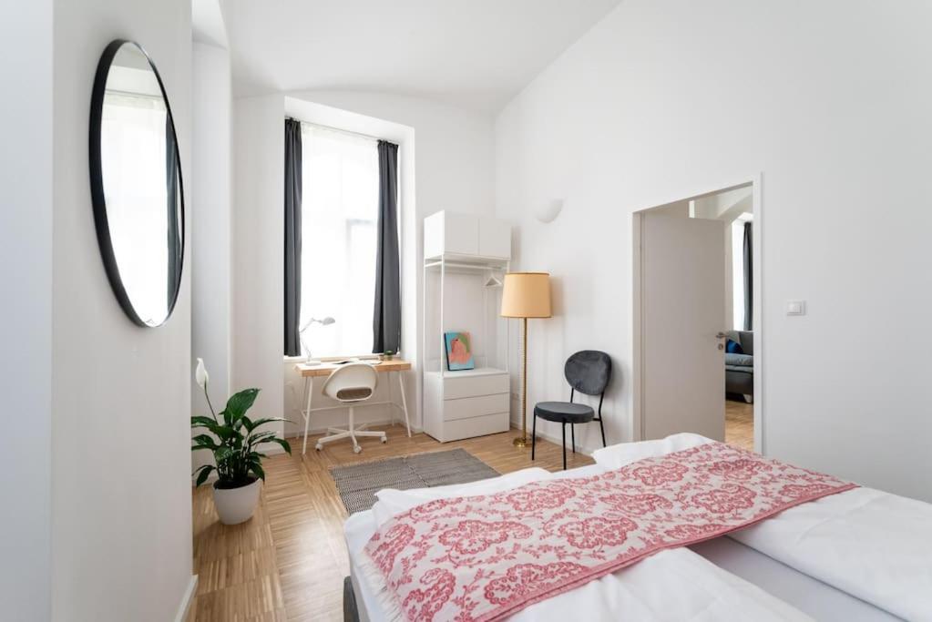 Spacious 2Br Near Attractions By Hm Vienna Exterior photo