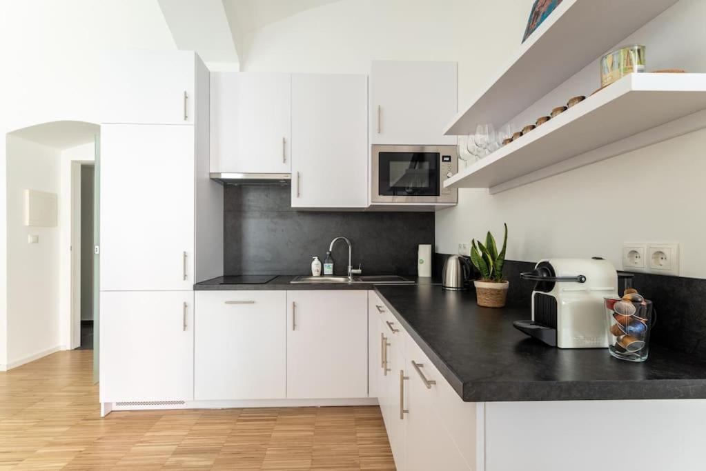 Spacious 2Br Near Attractions By Hm Vienna Exterior photo